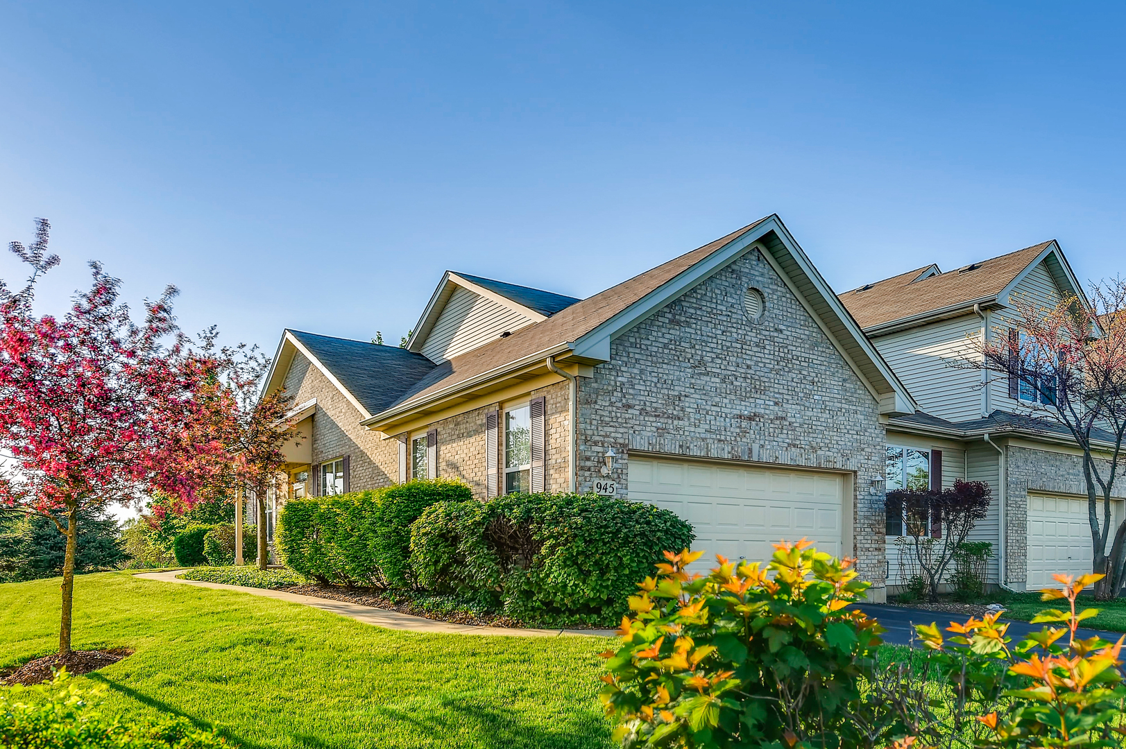 945 Oak Ridge, ELGIN, Illinois