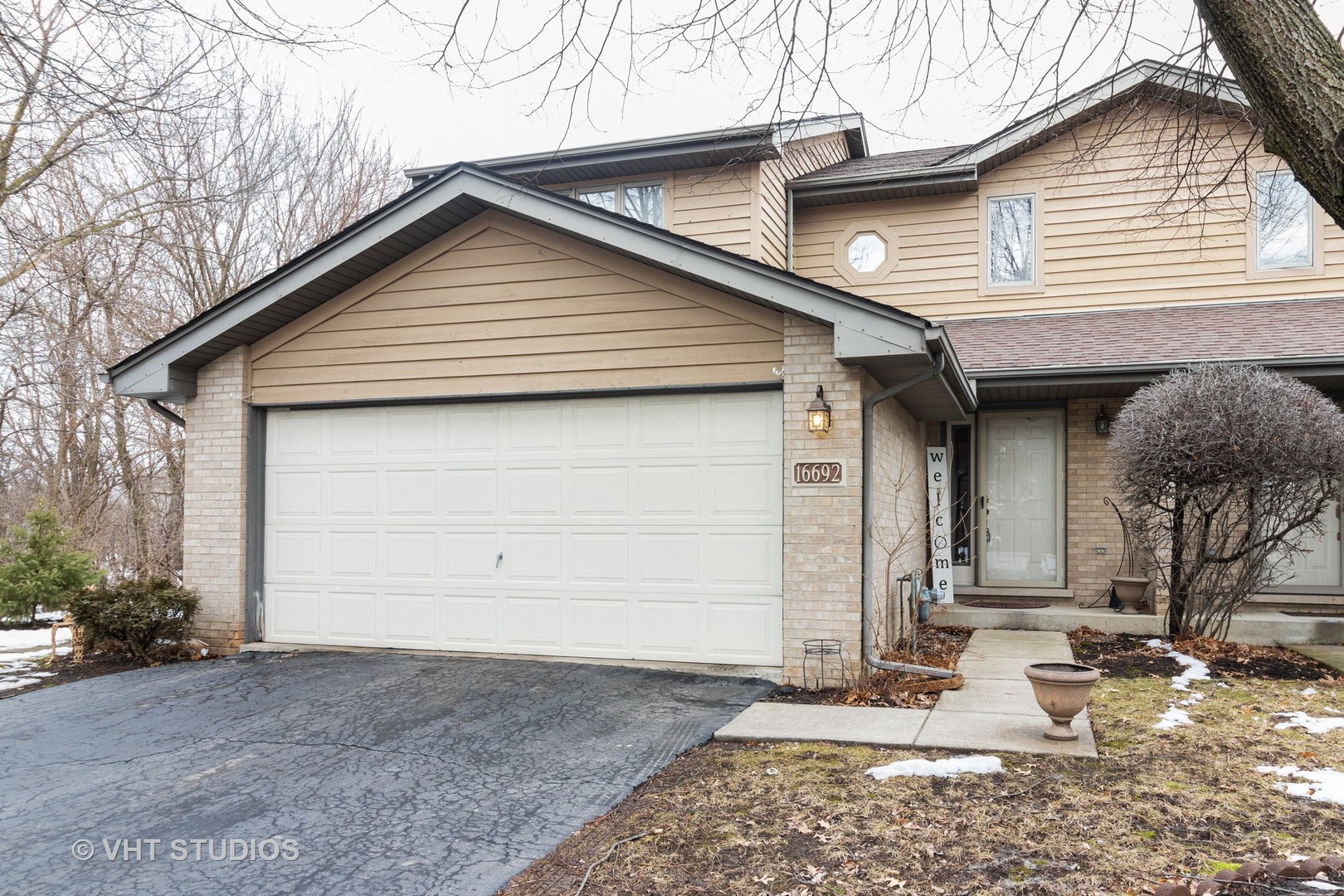 Homes for sale in the Shenandoah Townhomes subdivision Orland Park