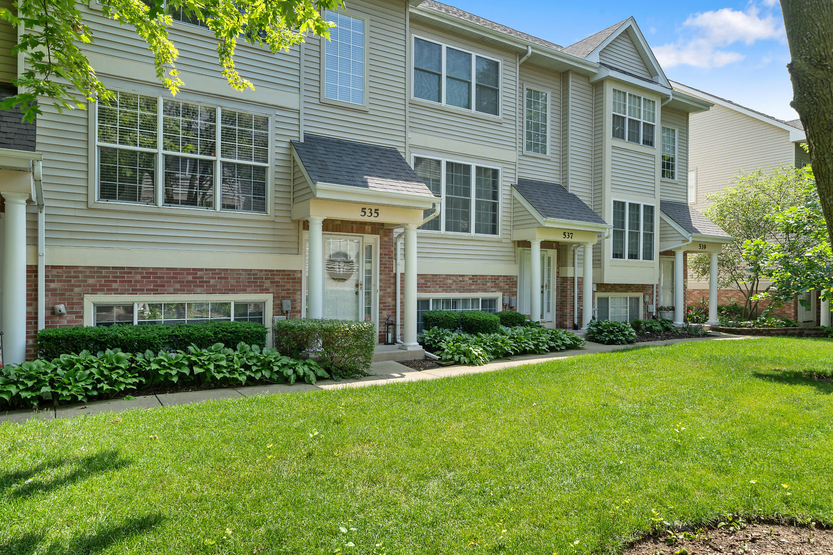 Homes for sale in the Pheasant Run Trails subdivision St. Charles