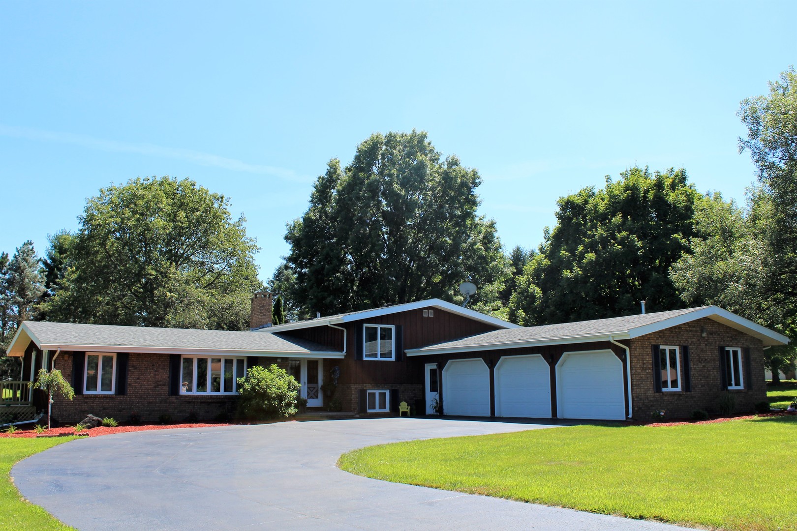 4 Bedroom Homes For In Morrison Illinois Mls 13565 Prairie Center Morrison Illinois