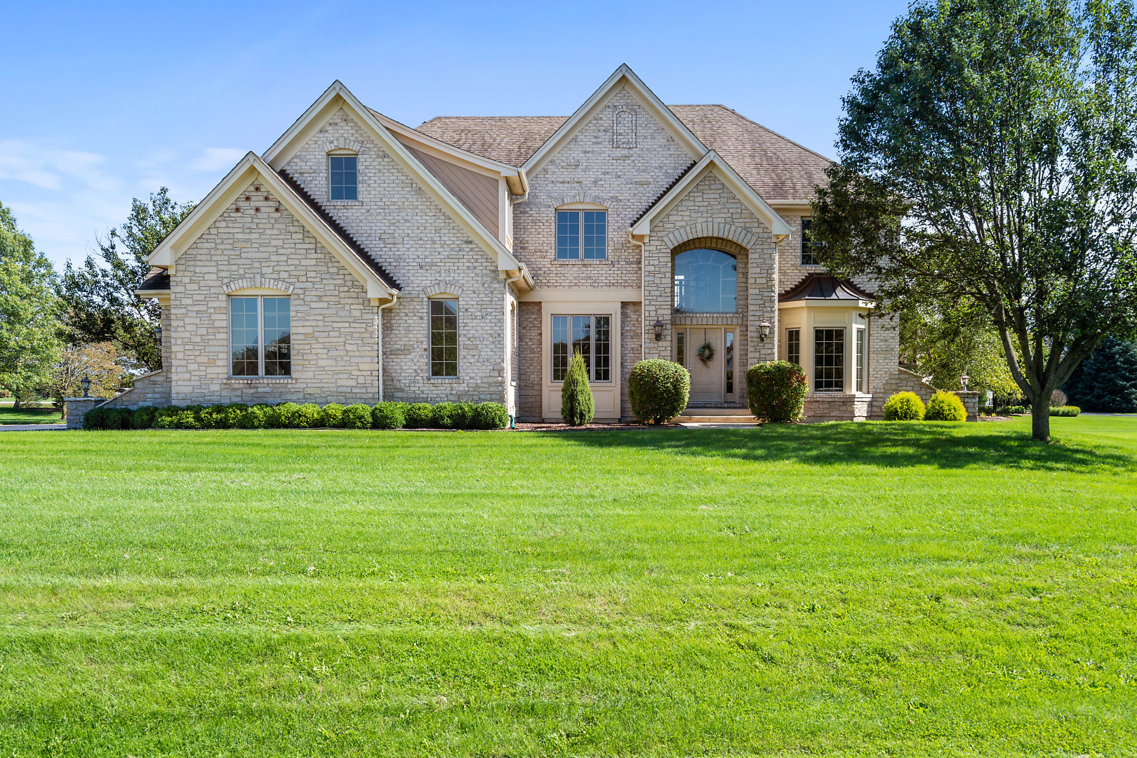9N709 Whispering Springs, ELGIN, Illinois