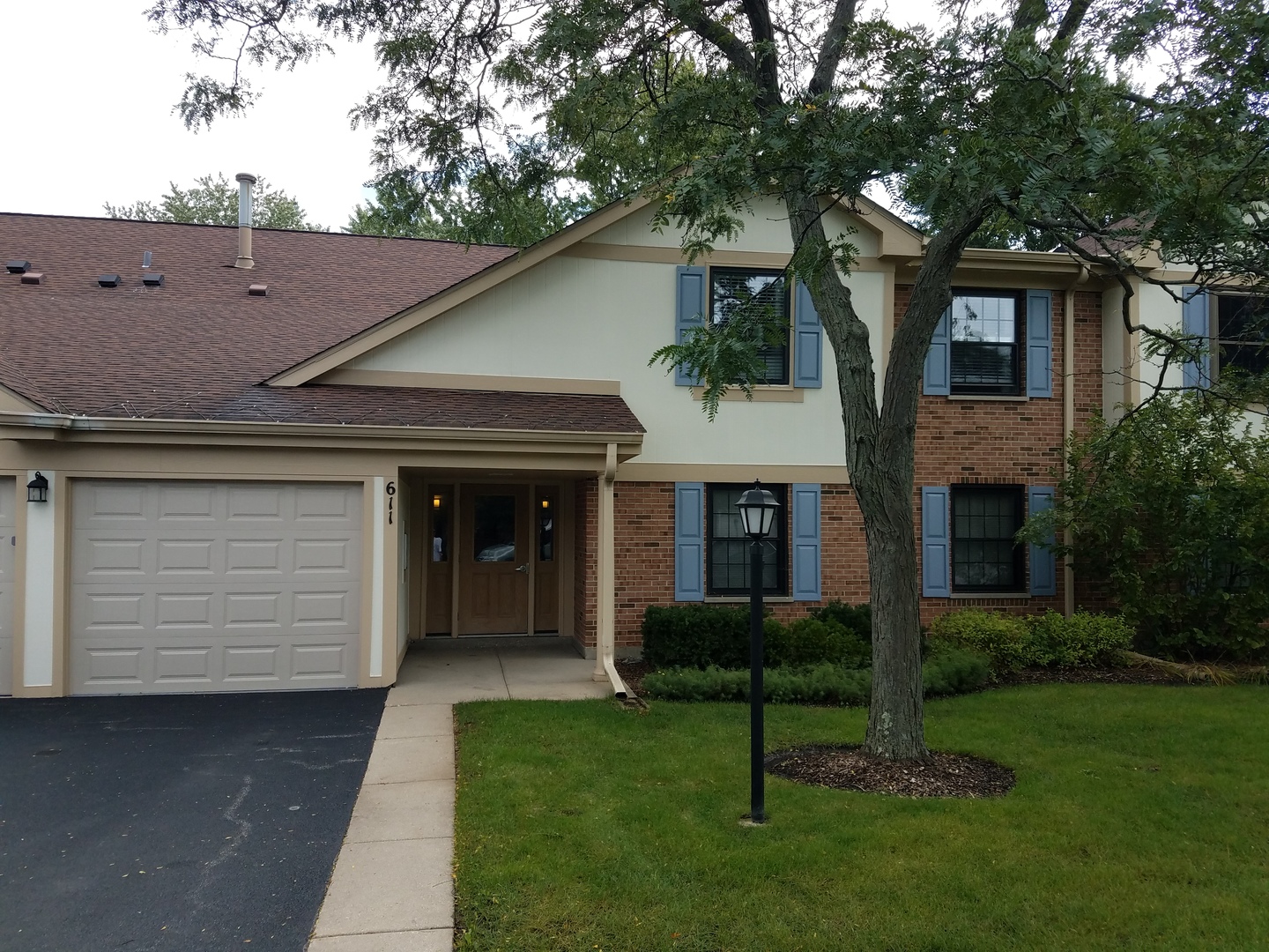 Homes for sale in the Lexington Commons subdivision Wheeling