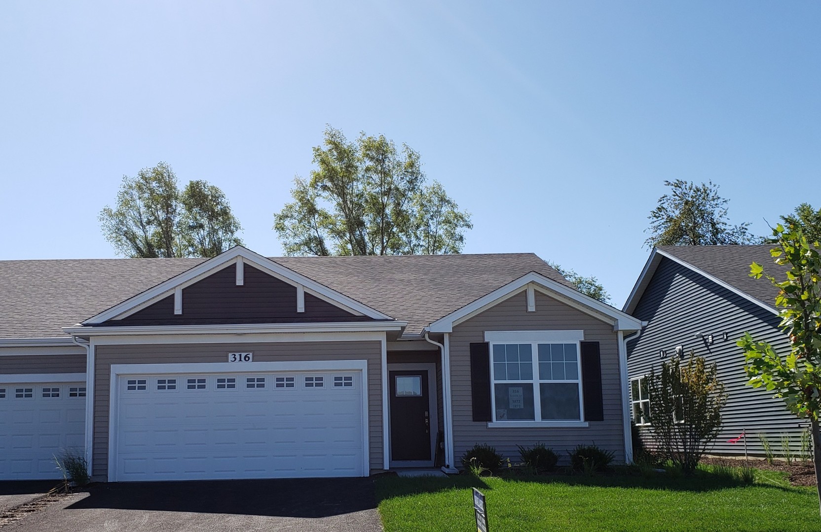 316 Sussex, North Aurora, Illinois