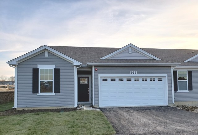 923 Darwin, North Aurora, Illinois