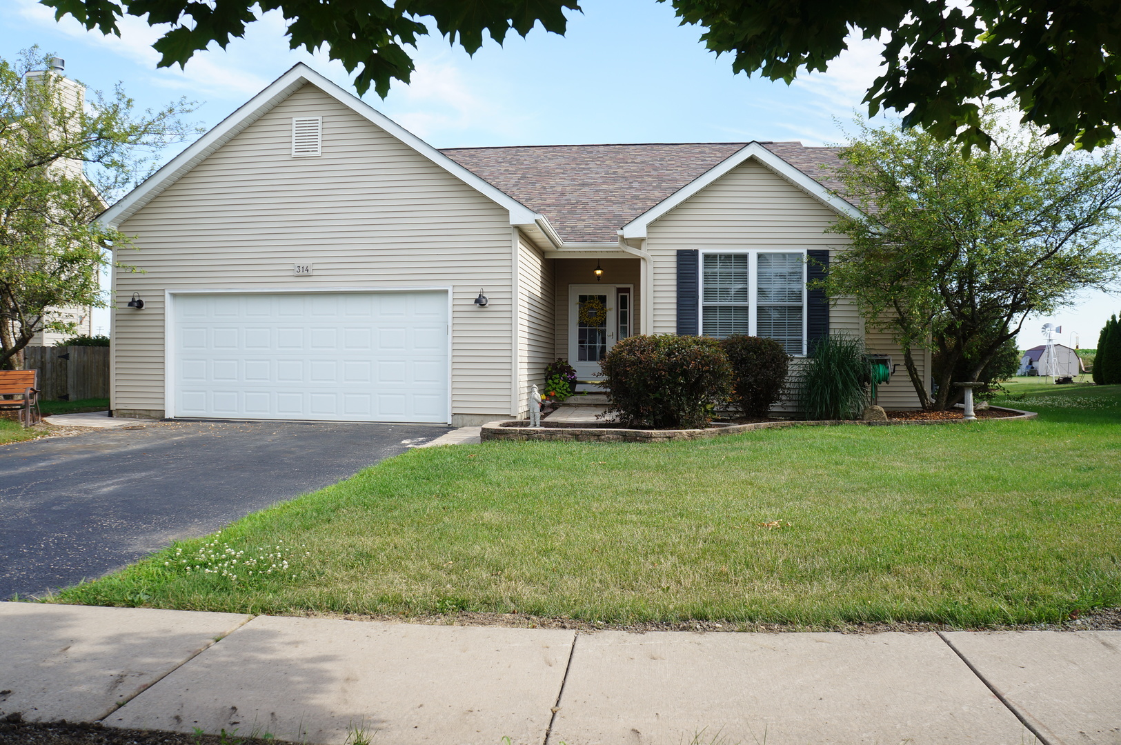 314 West Ashton, Maple Park, Illinois