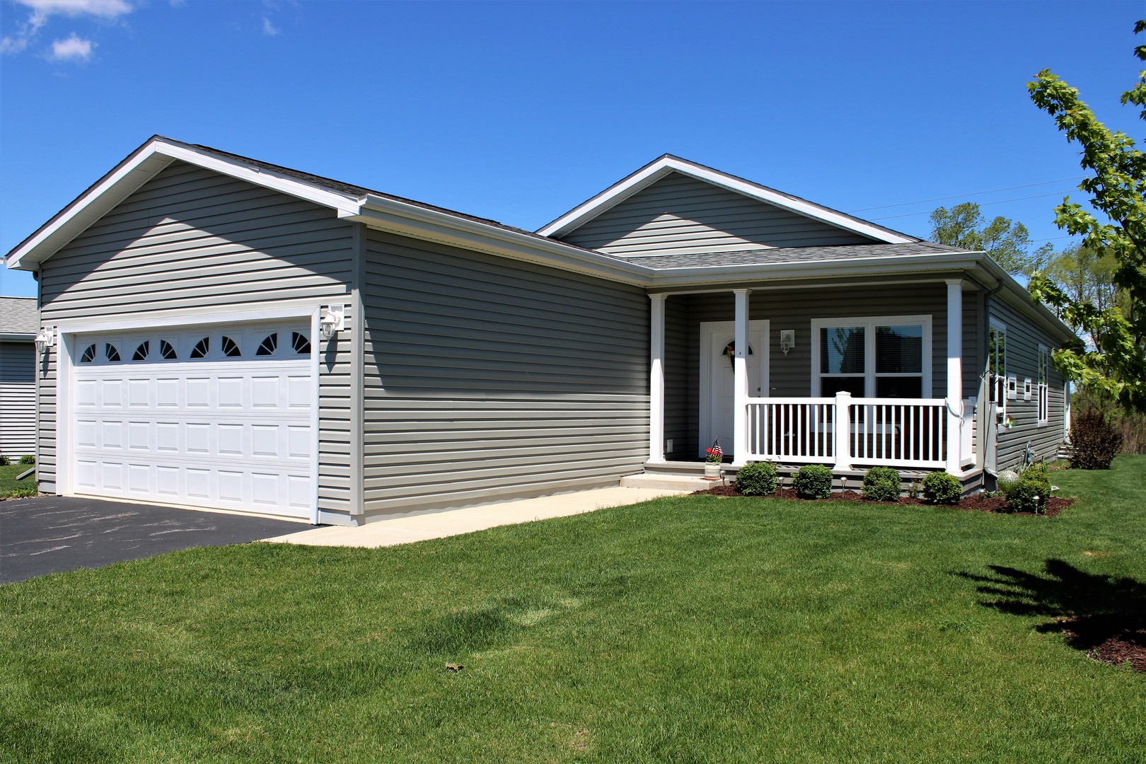 1413 Equestrian Drive, Grayslake, Illinois 60030 Grayslake Homes For Sale