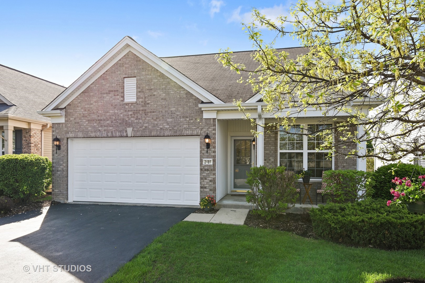 Homes for sale in the Edgewater By Del b subdivision Elgin