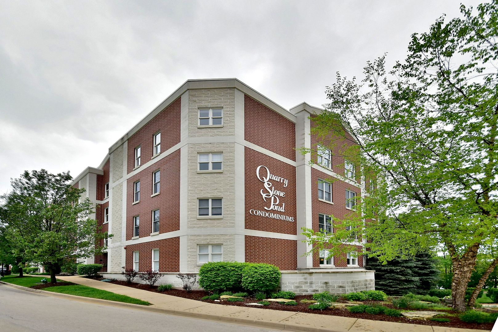 132 North Water, Batavia, Illinois