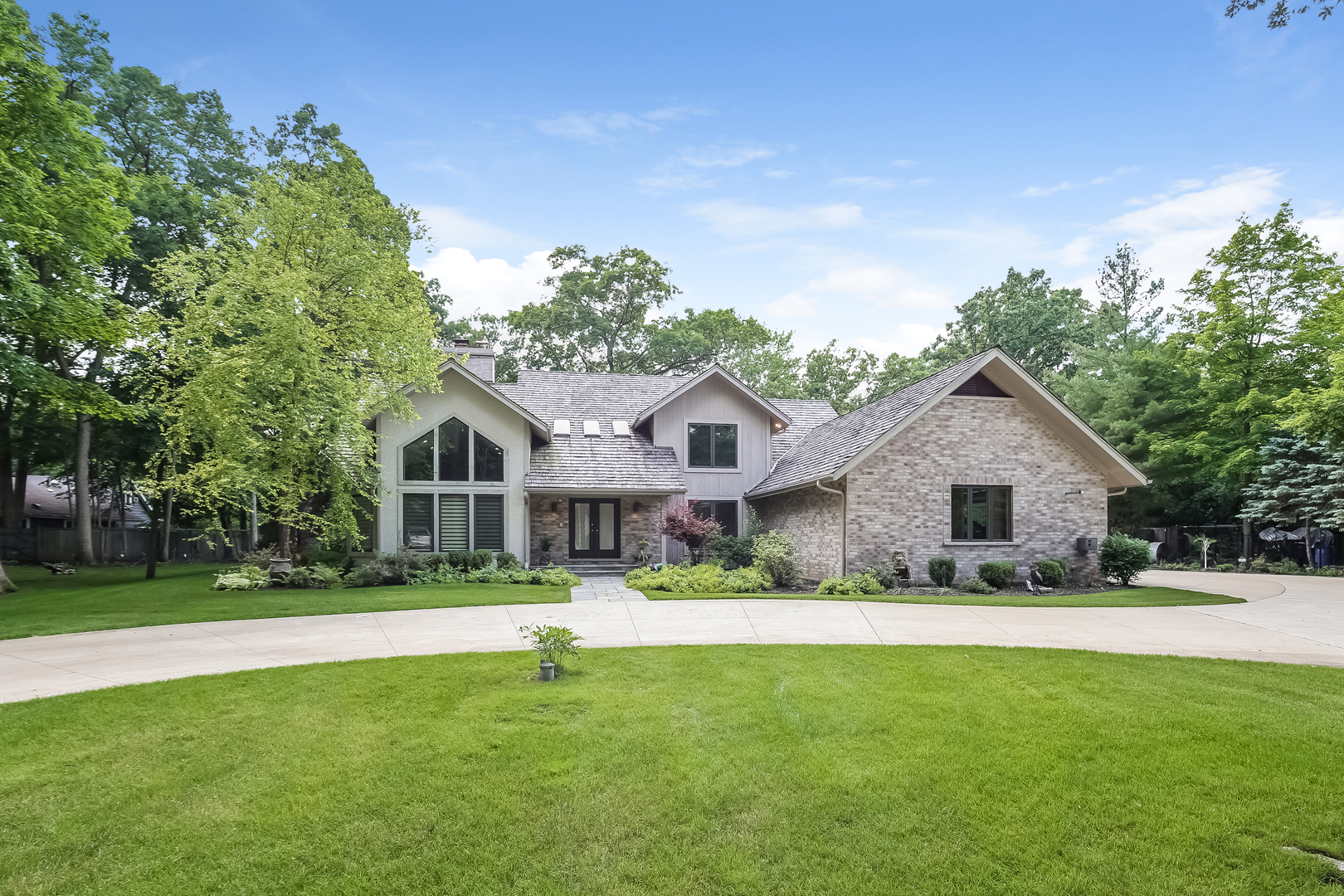 Luxury Homes for sale in Riverwoods, Illinois Riverwoods MLS