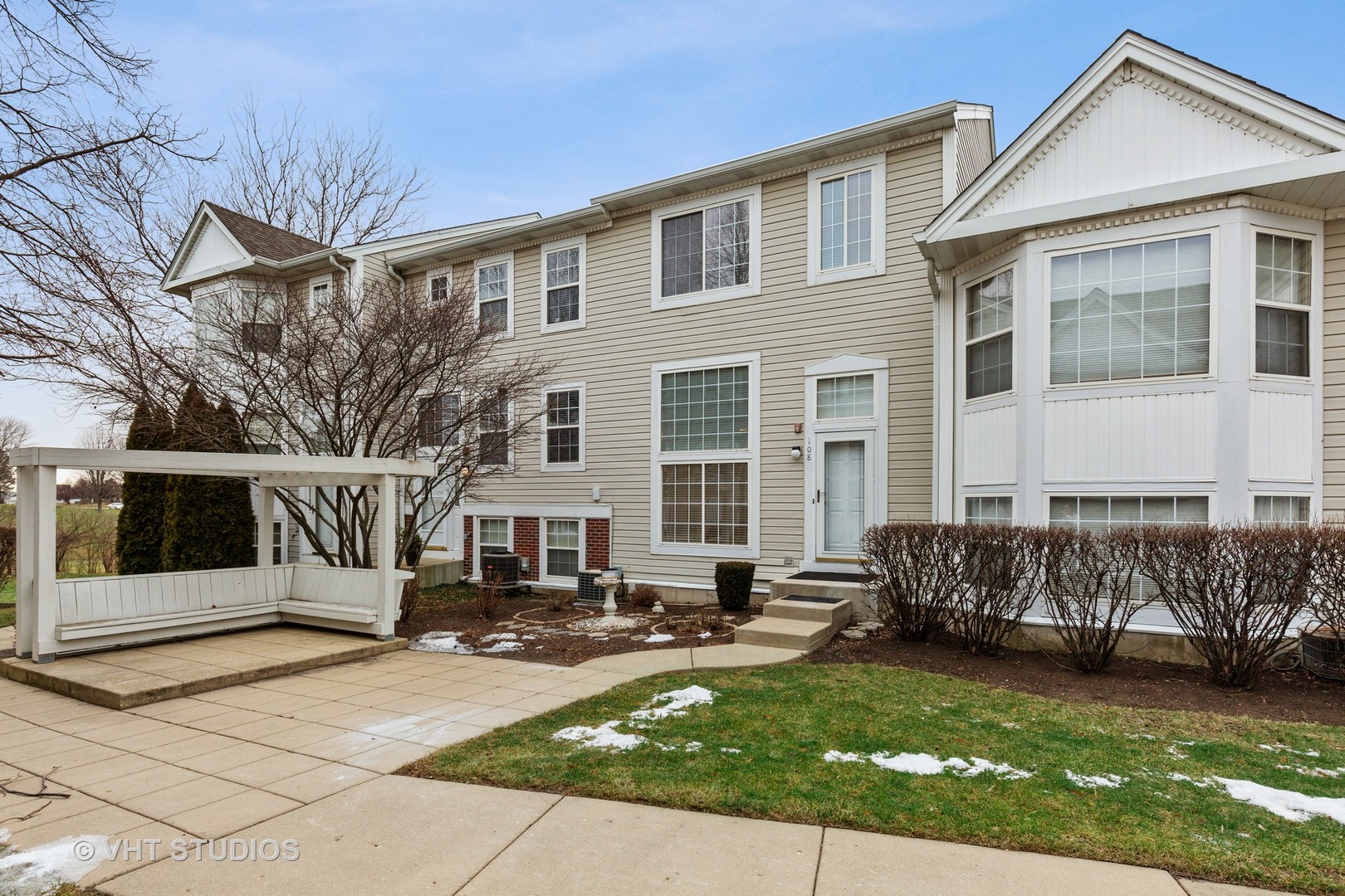 108 Hidden Creek, North Aurora, Illinois