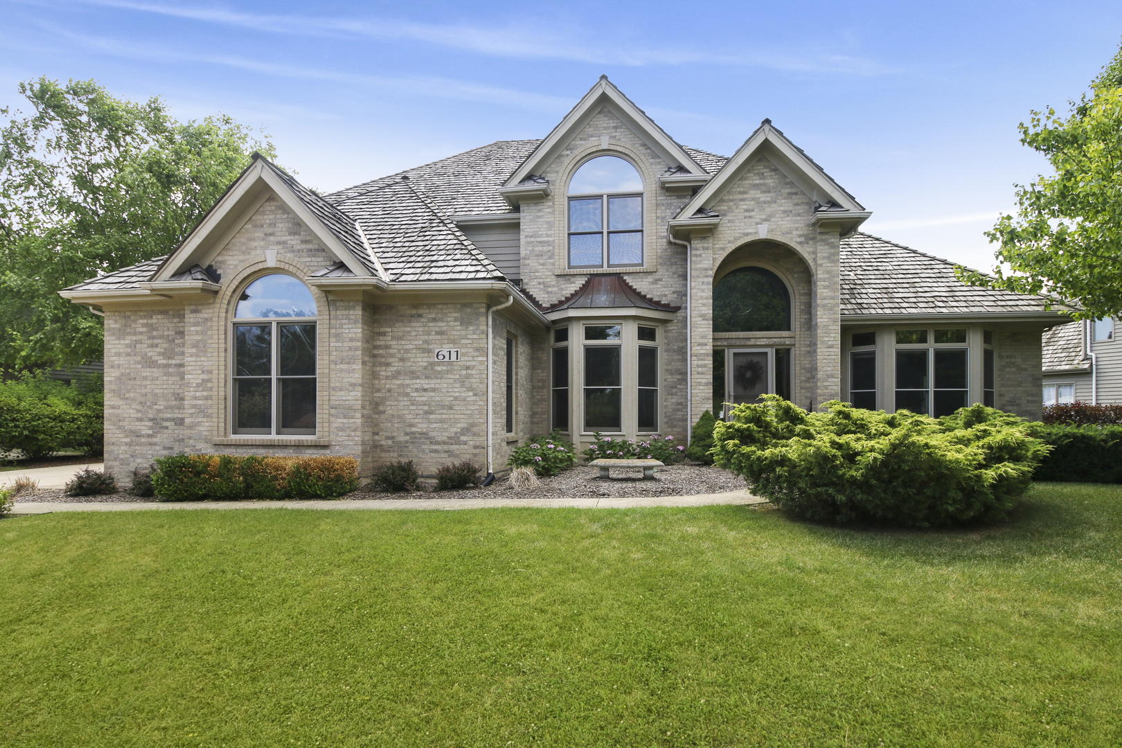611 Waters Edge, South Elgin, Illinois