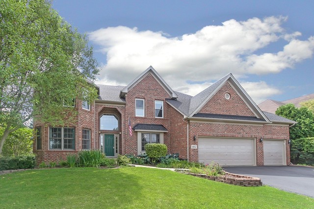 482 East Thornwood, South Elgin, Illinois