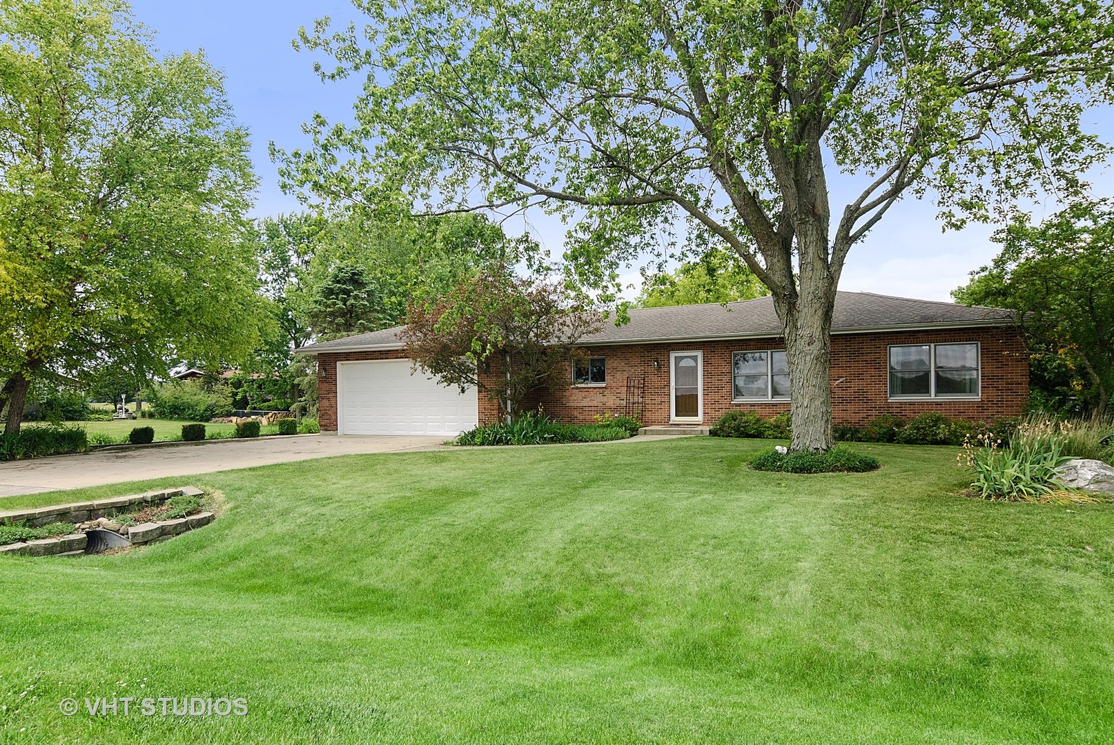 5N850 Prairie, Maple Park, Illinois