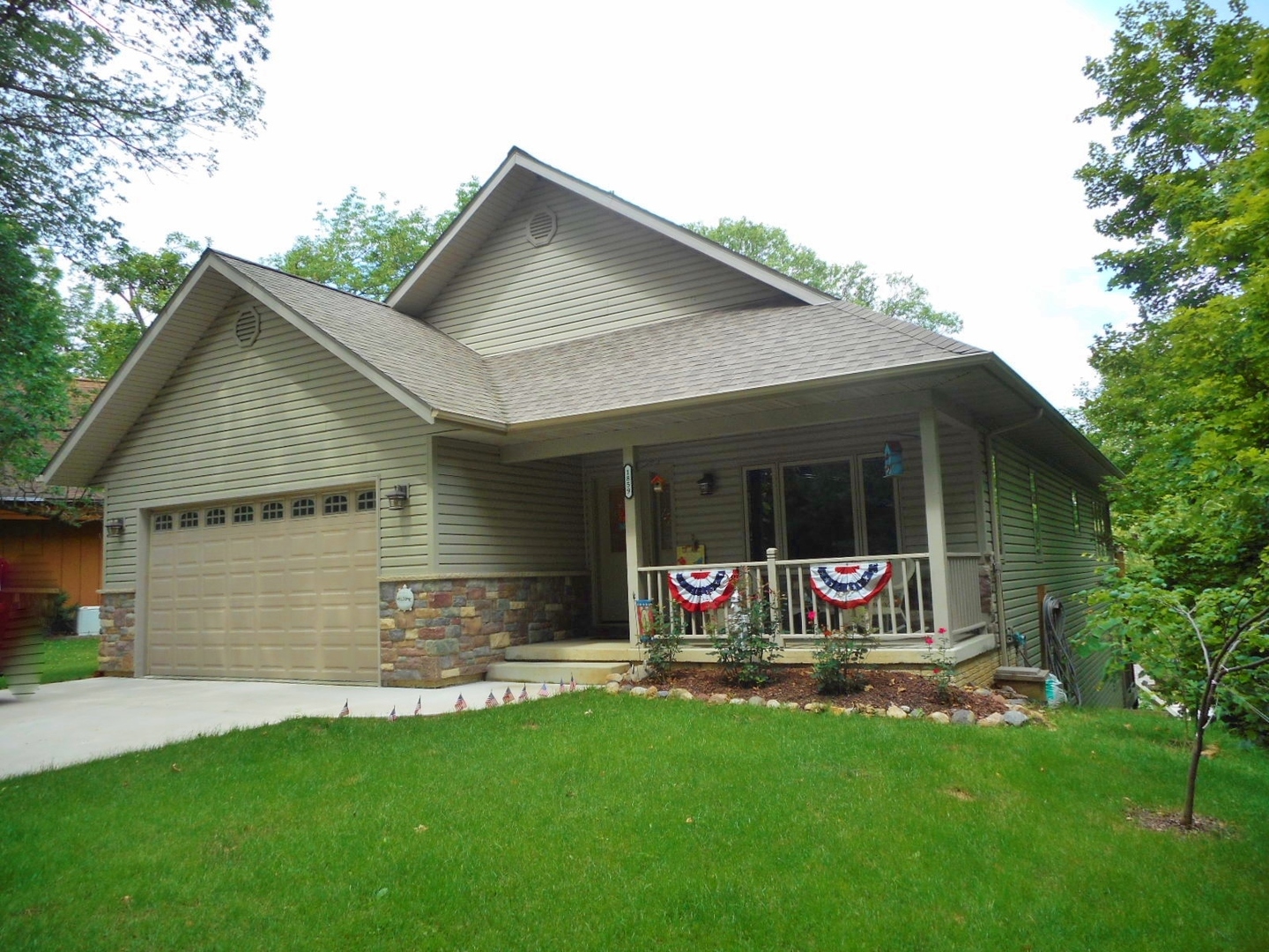 Homes for sale in the Lake Wildwood subdivision Varna, Illinois Real