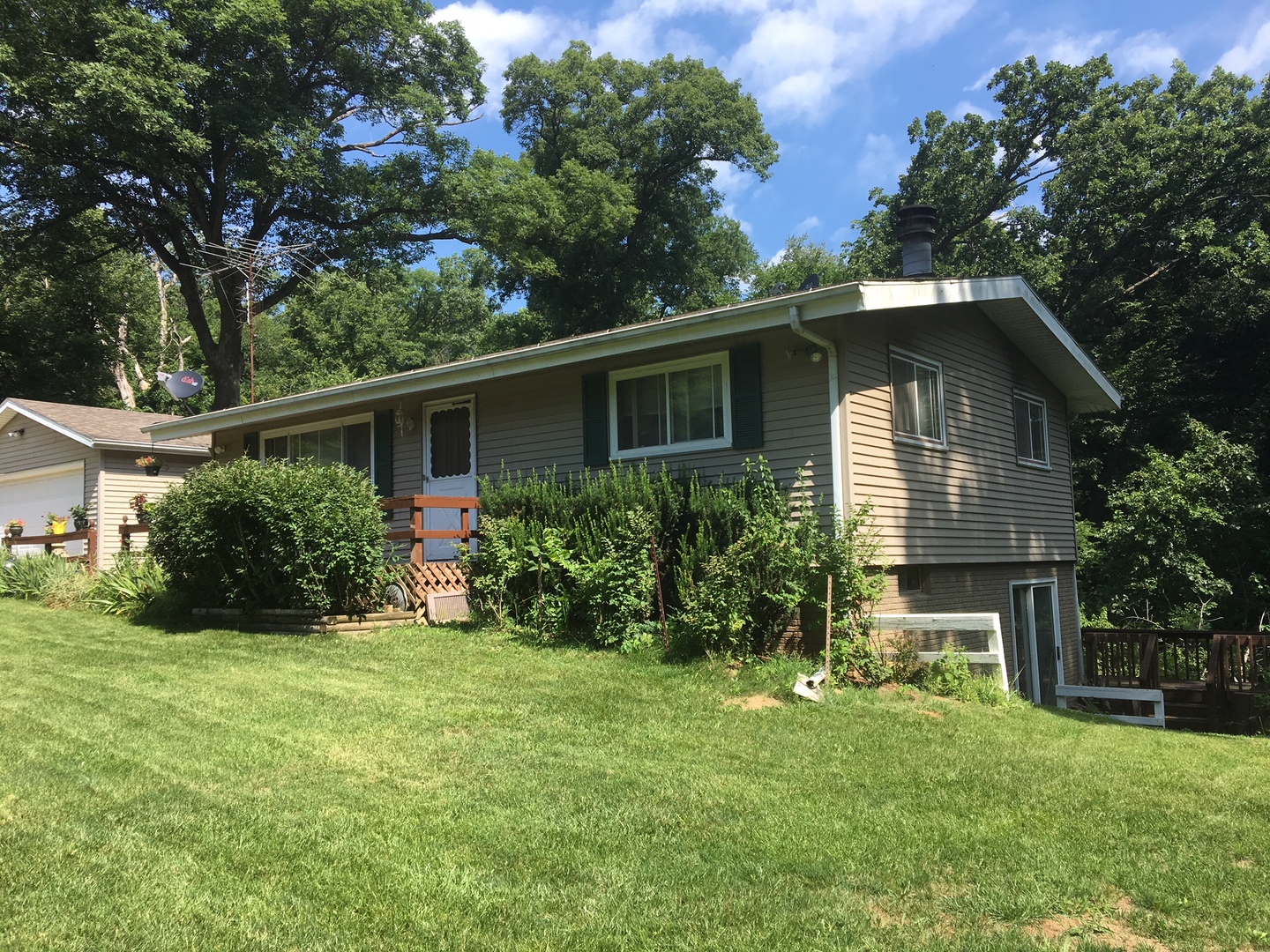 Homes for sale in the Lake Thunderbird subdivision Putnam, Illinois