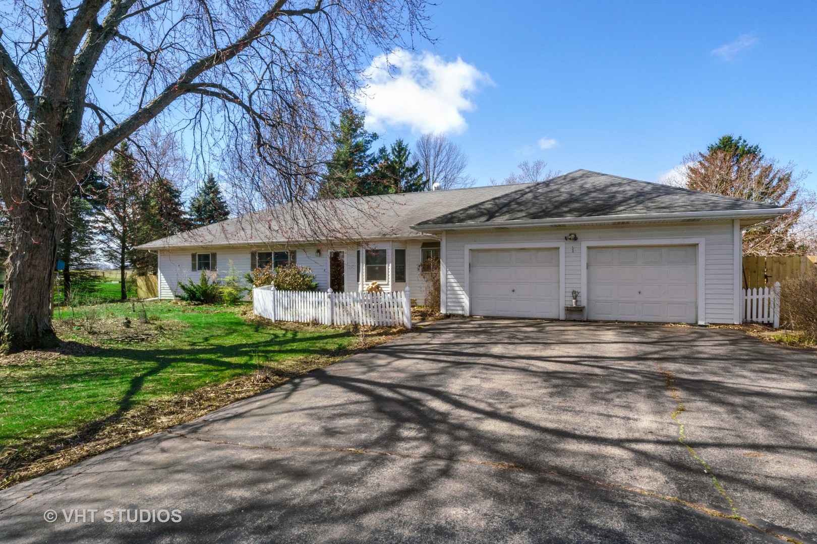 2N574 Landrose, Maple Park, Illinois