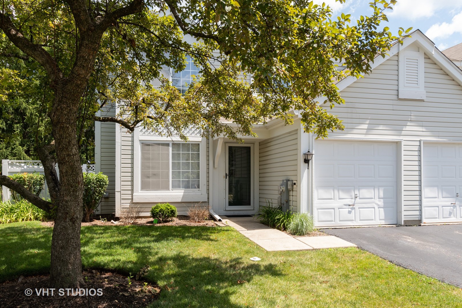 Homes for sale in the Liberty Square subdivision Aurora, Illinois Real Estate