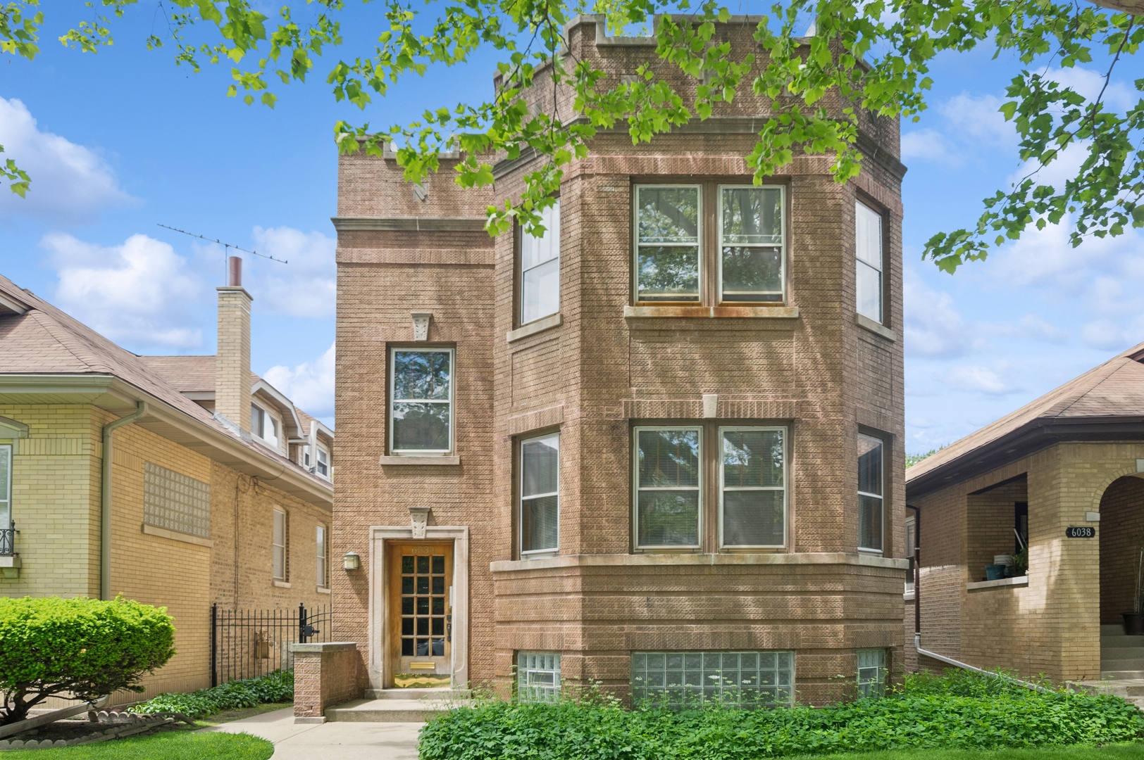6034 N. Rockwell
