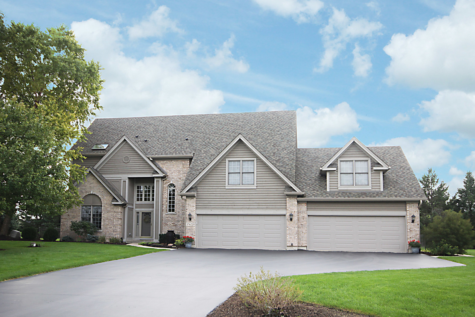 37W729 Cigrand, Batavia, Illinois