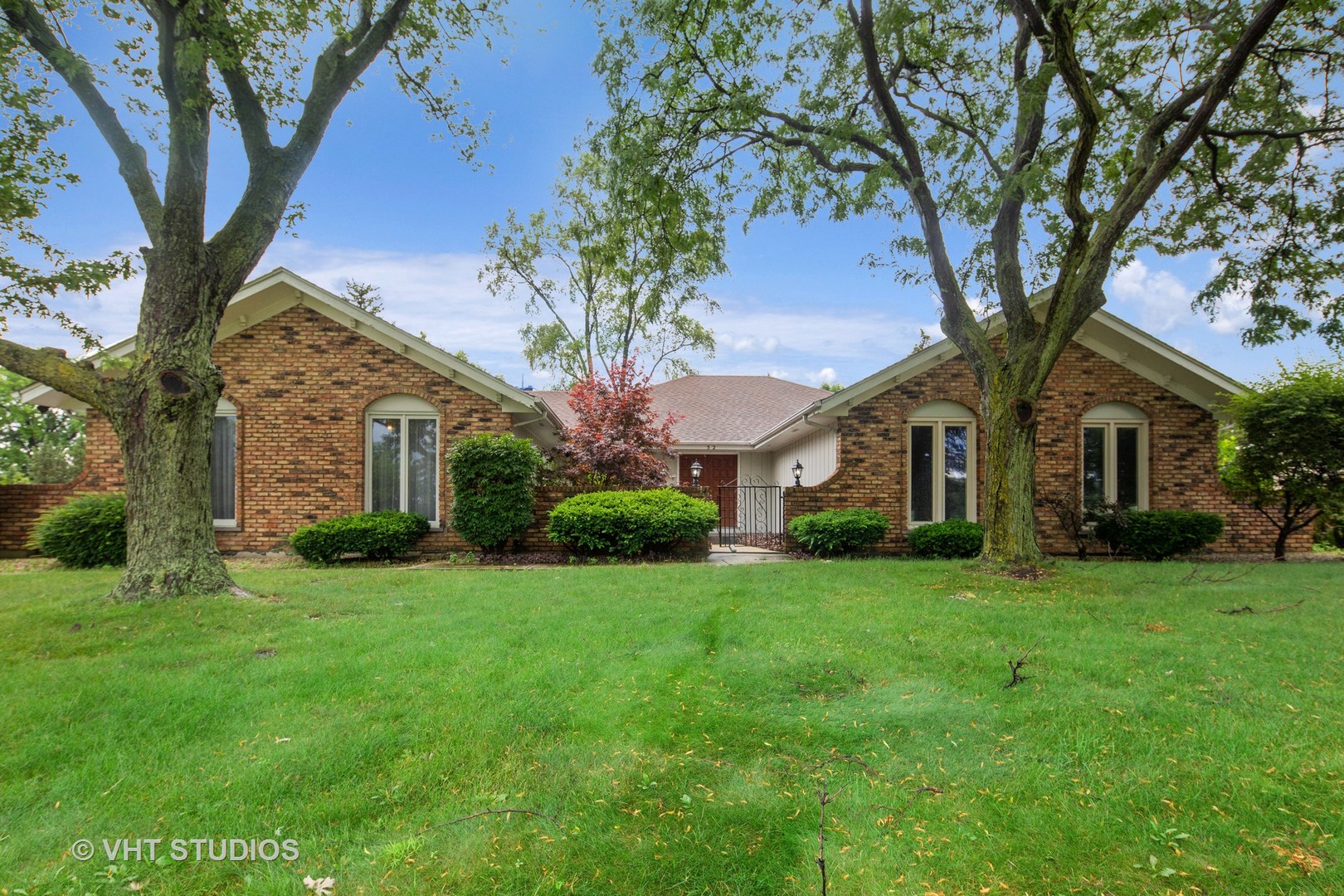 Homes for sale in the Brook Forest subdivision Oak Brook, Illinois