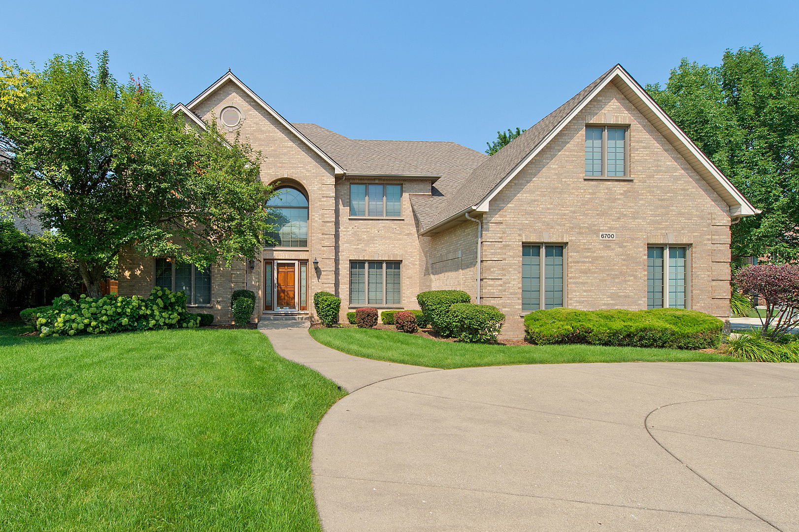 6700 Dicosola Court, DARIEN, Illinois 60561 | Blue Fence