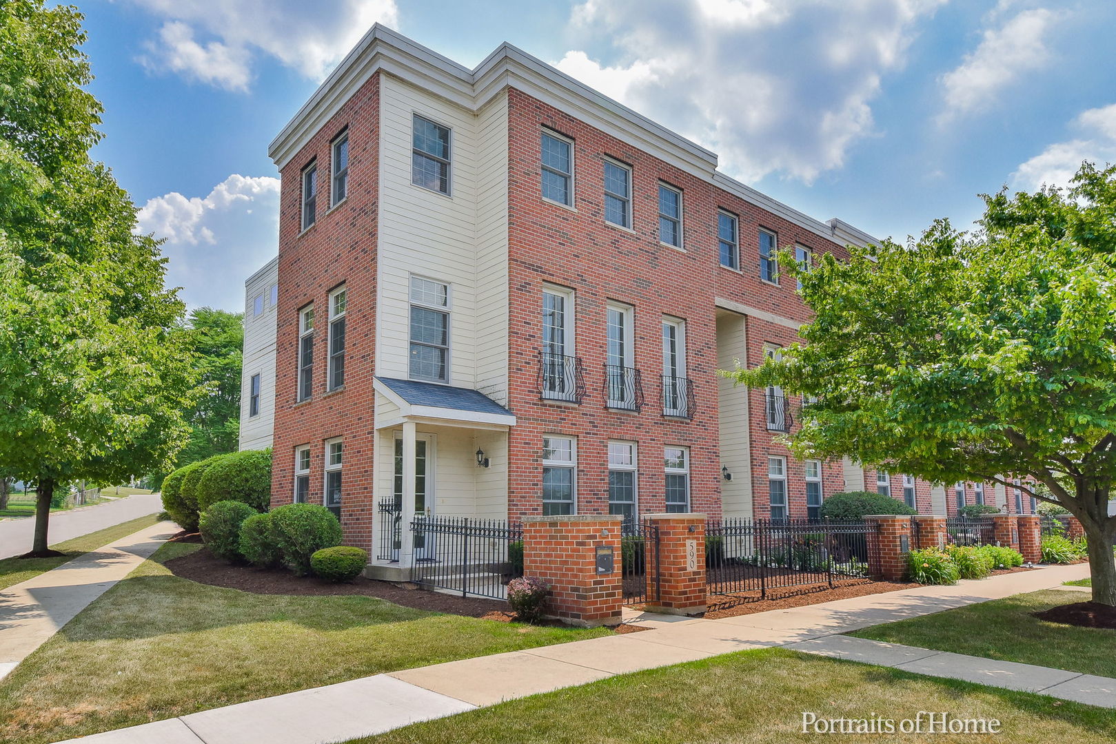 590 North River, Batavia, Illinois