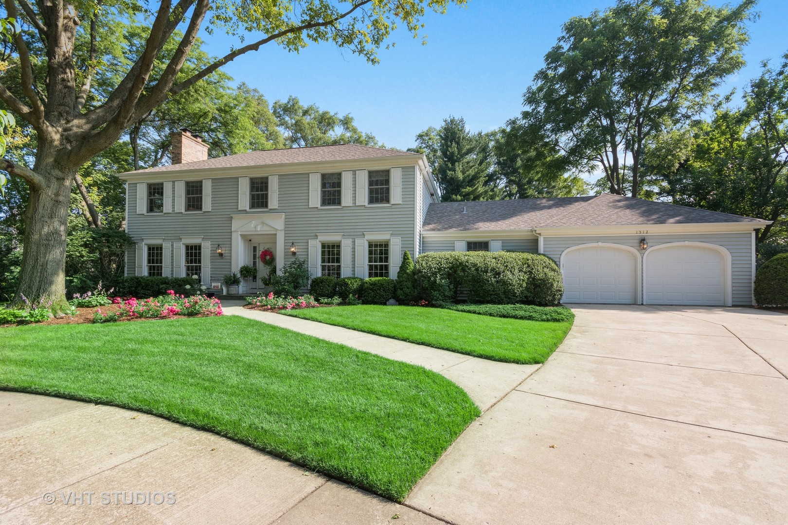 Homes for sale in the Cress Creek subdivision Naperville, Illinois