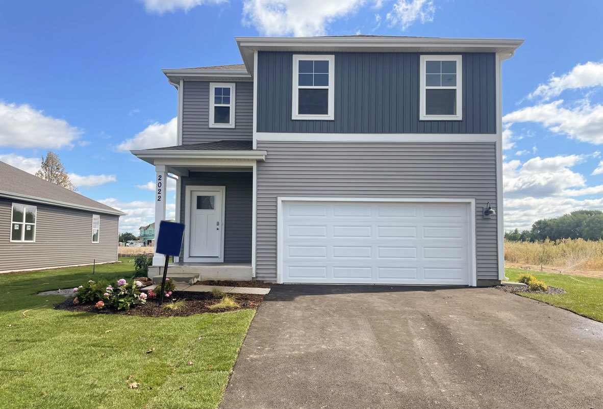 Stonewater Subdivision Real Estate Listings Wonder Lake, IL Blue Fence