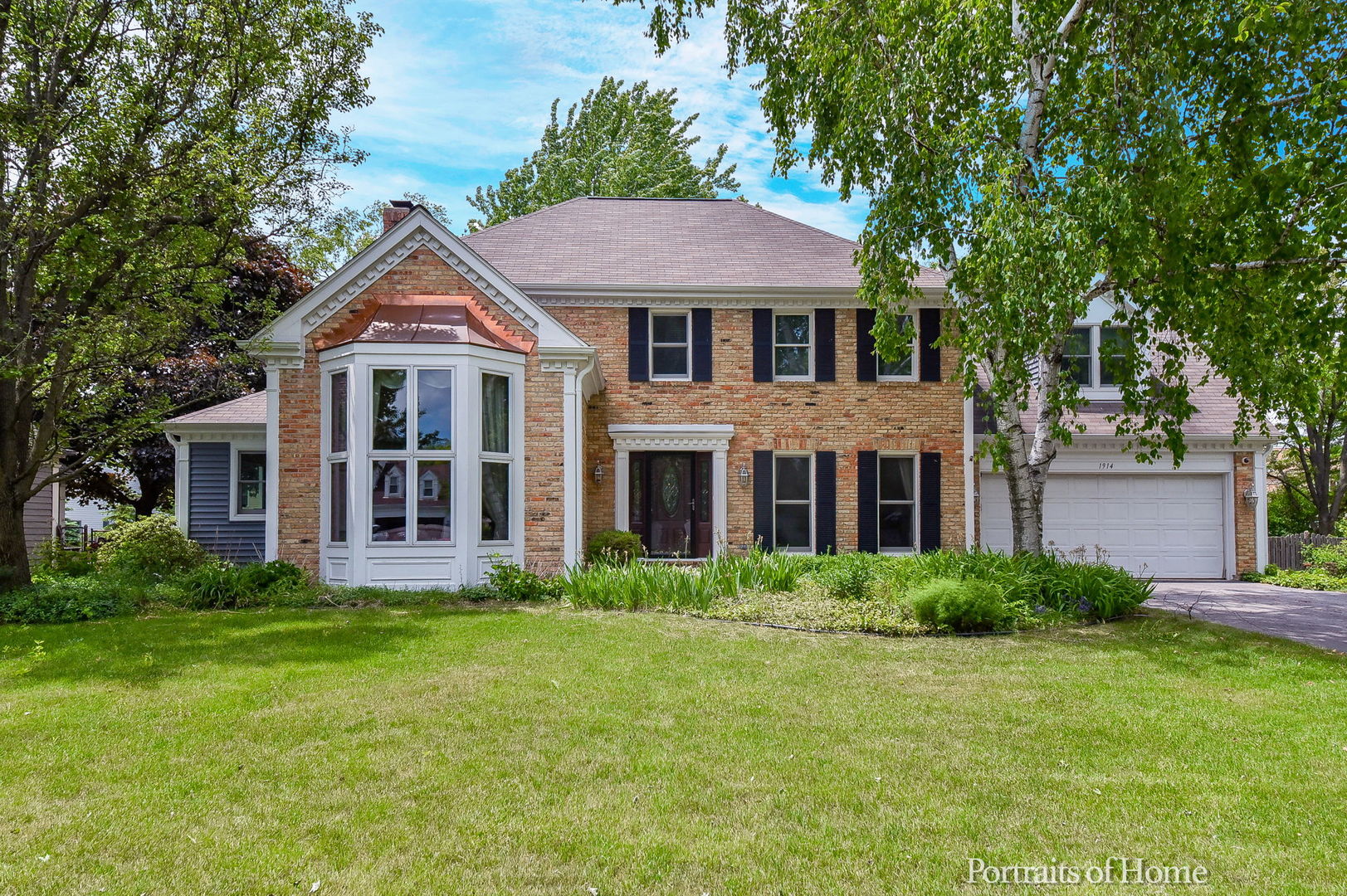 Homes for sale in the Stonehedge subdivision Wheaton, Illinois Real