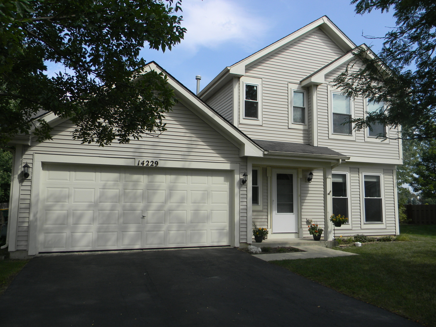 Homes for sale in the Lakewood Falls subdivision Plainfield, Illinois