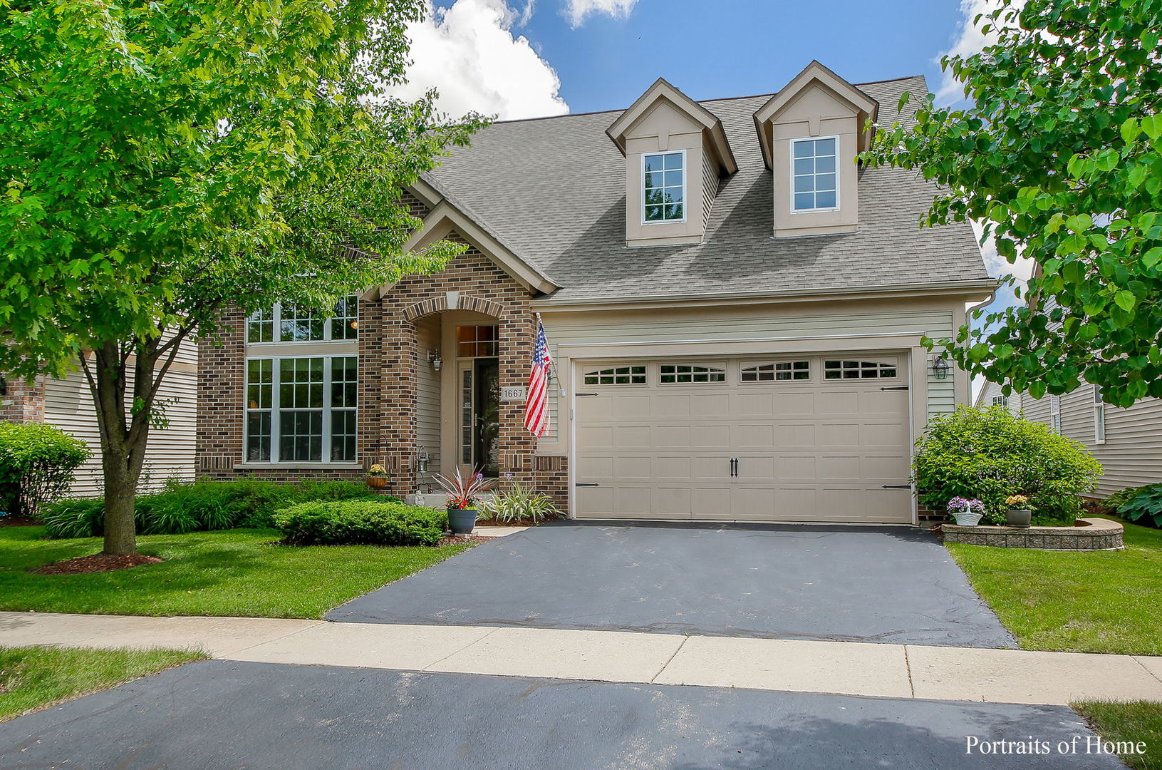 Homes for sale in the Stonegate West subdivision Aurora, Illinois