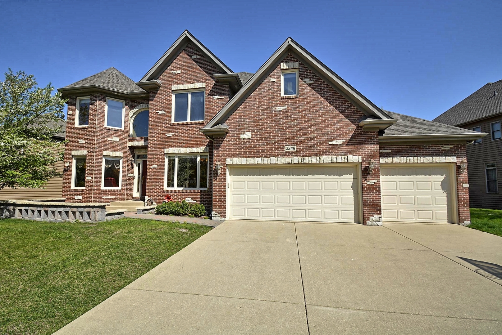 Homes for sale in the Ginger Woods subdivision Aurora, Illinois Real