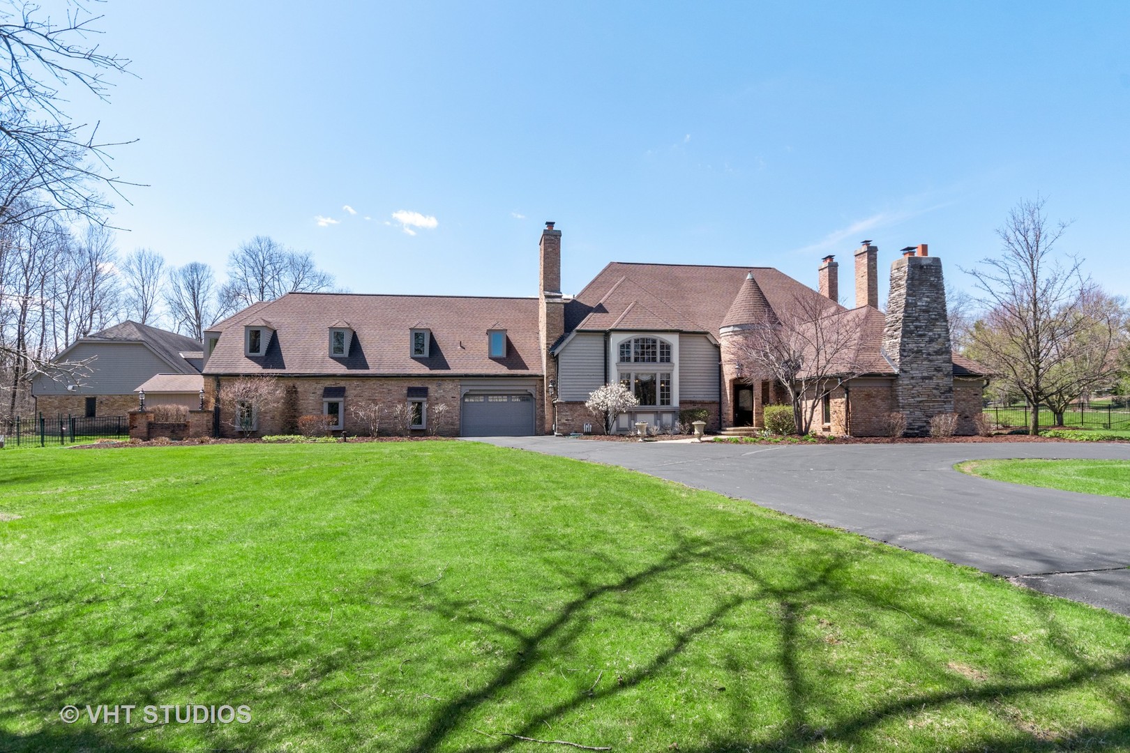 53 Aintree, St. Charles, Illinois