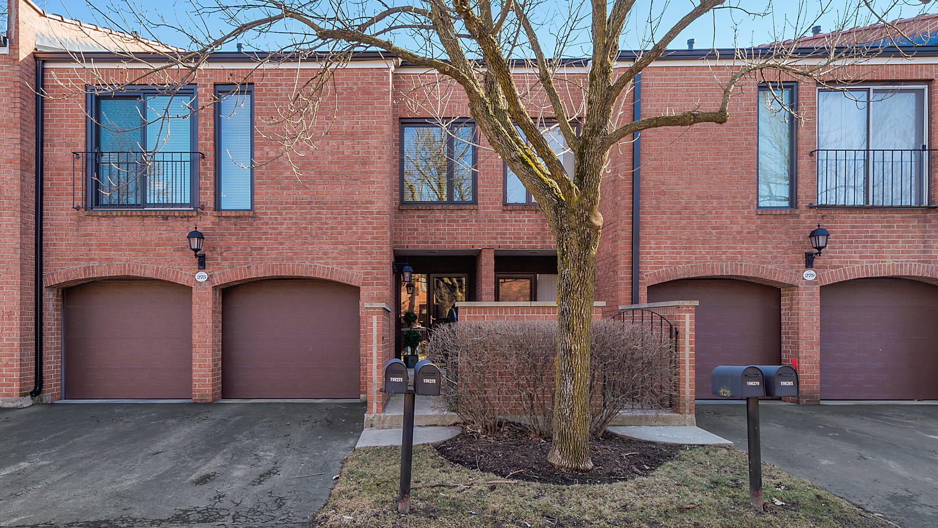 Homes for sale in the Oak Brook Colony subdivision Oak Brook