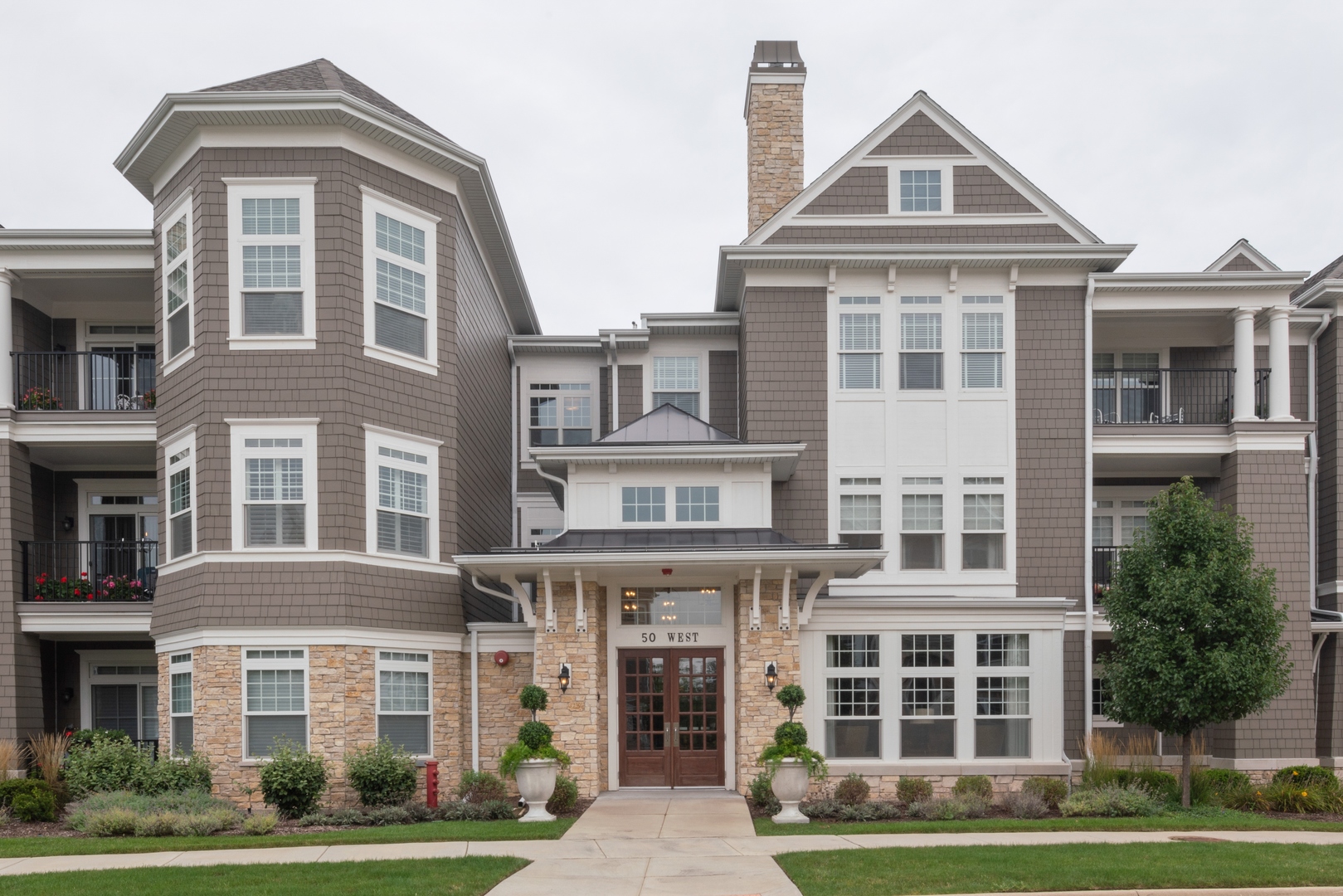 Homes for sale in the Hamptons Of Hinsdale subdivision Hinsdale