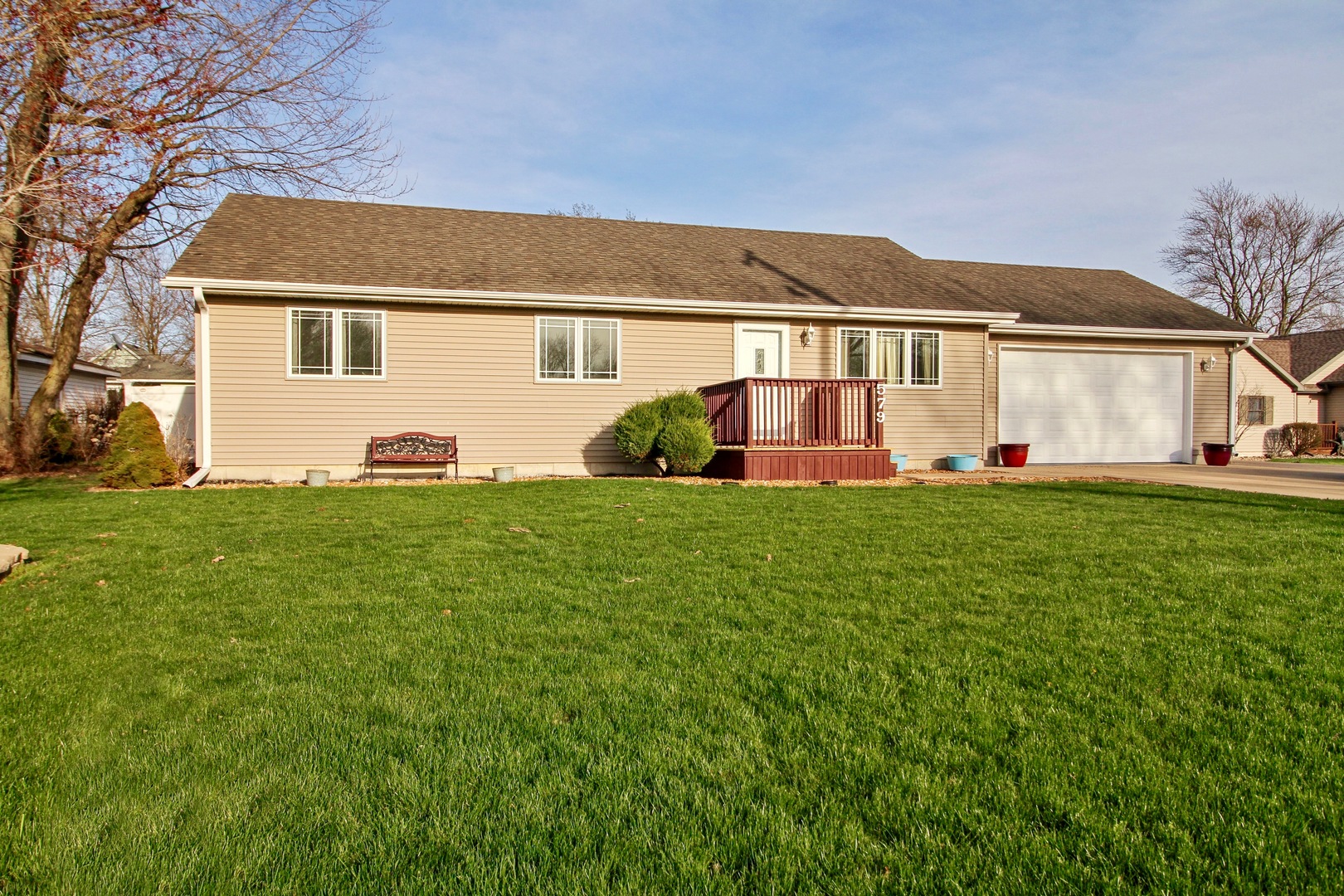 579 South Walnut Street, CHEBANSE, Illinois 60922 Blue Fence