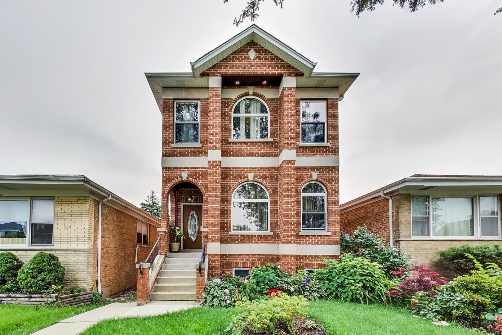 Schorsch Village Real Estate & Schorsch Village Chicago Information