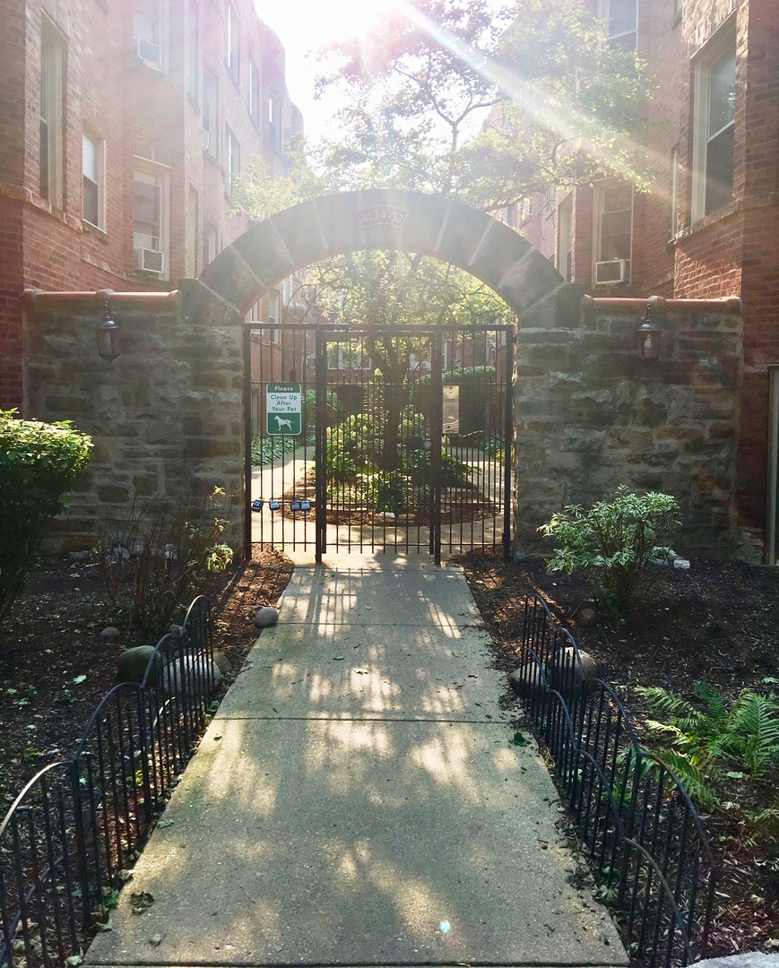 Old Irving Park Real Estate & Old Irving Park Chicago Information