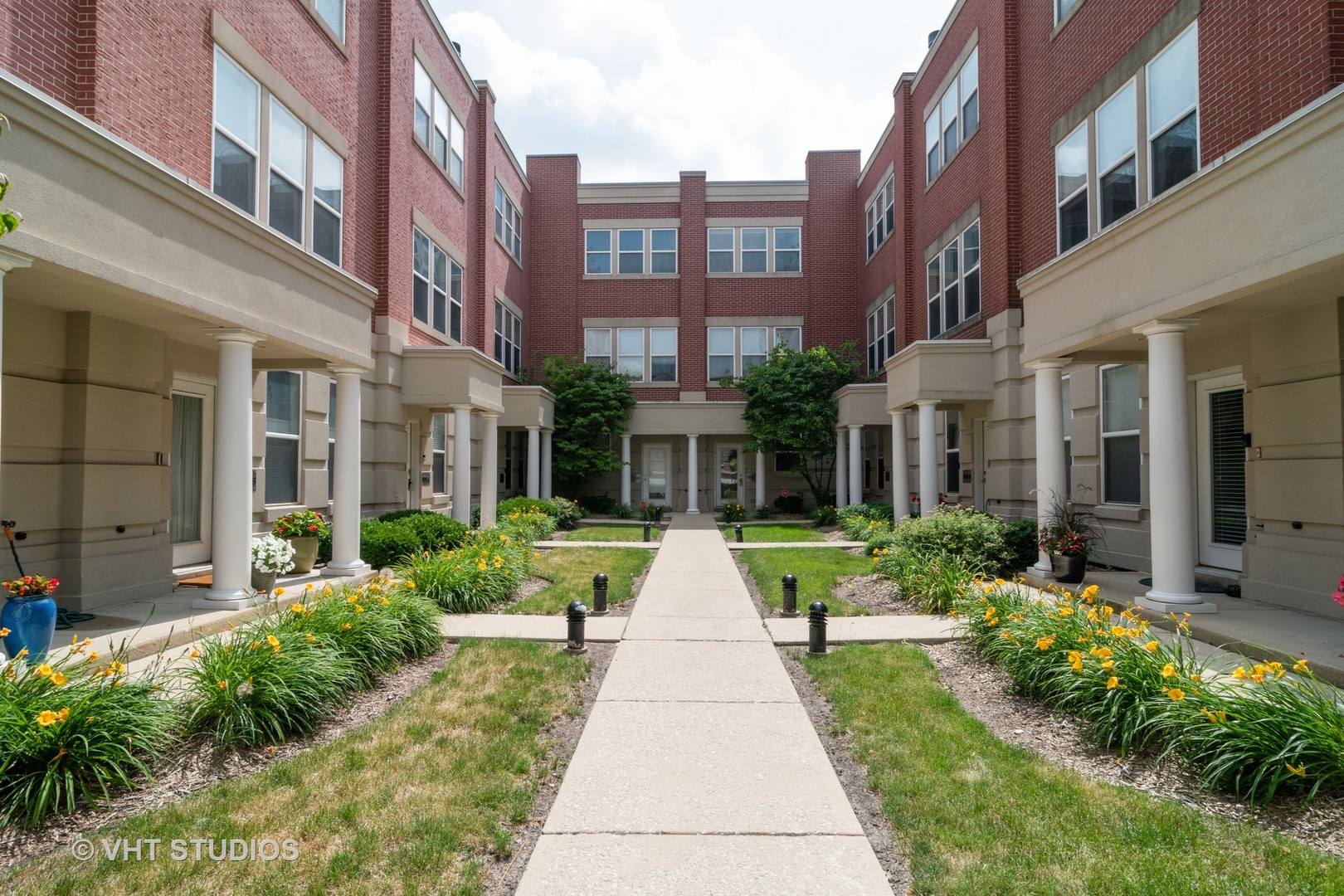 2 bedroom Homes for sale in Forest Park, Illinois Forest Park MLS