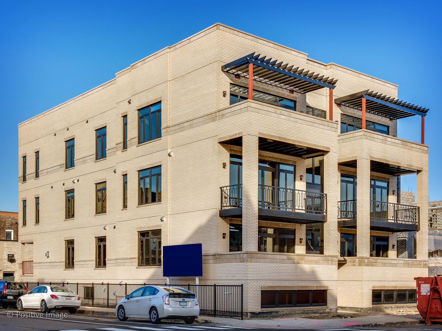 Noble Square Real Estate & Noble Square Chicago Information