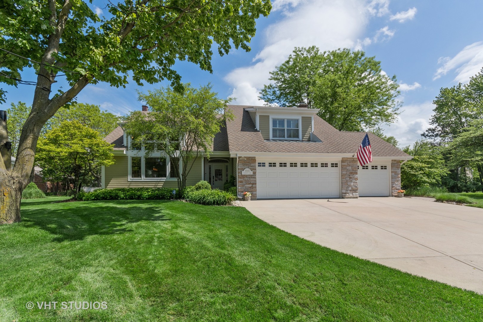 Homes for sale in the Cress Creek subdivision Naperville, Illinois