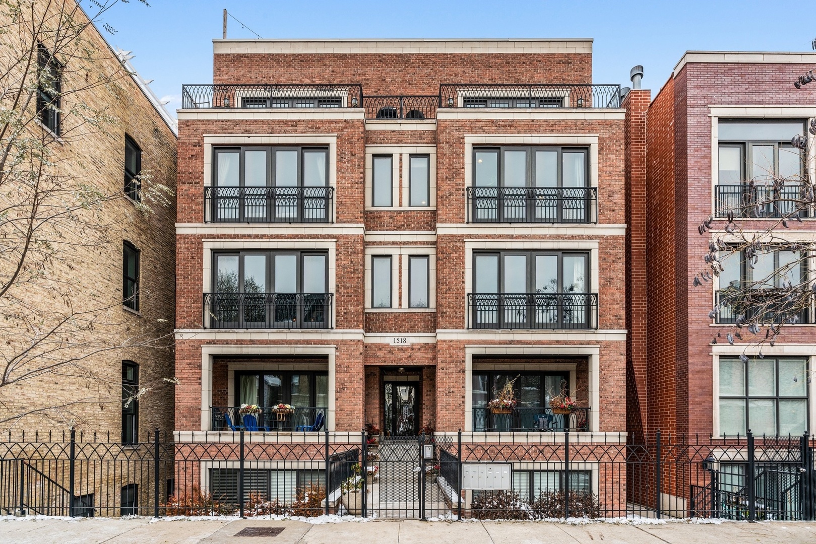Noble Square Real Estate & Noble Square Chicago Information