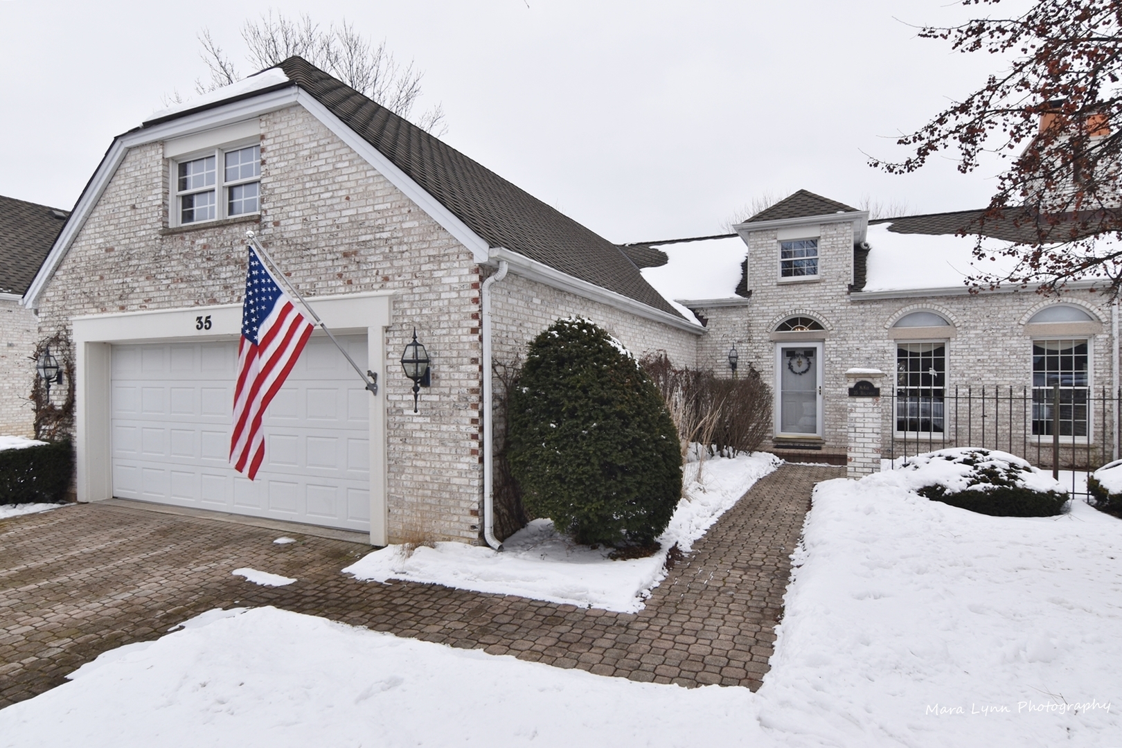 35 Hillcrest, Sugar Grove, Illinois