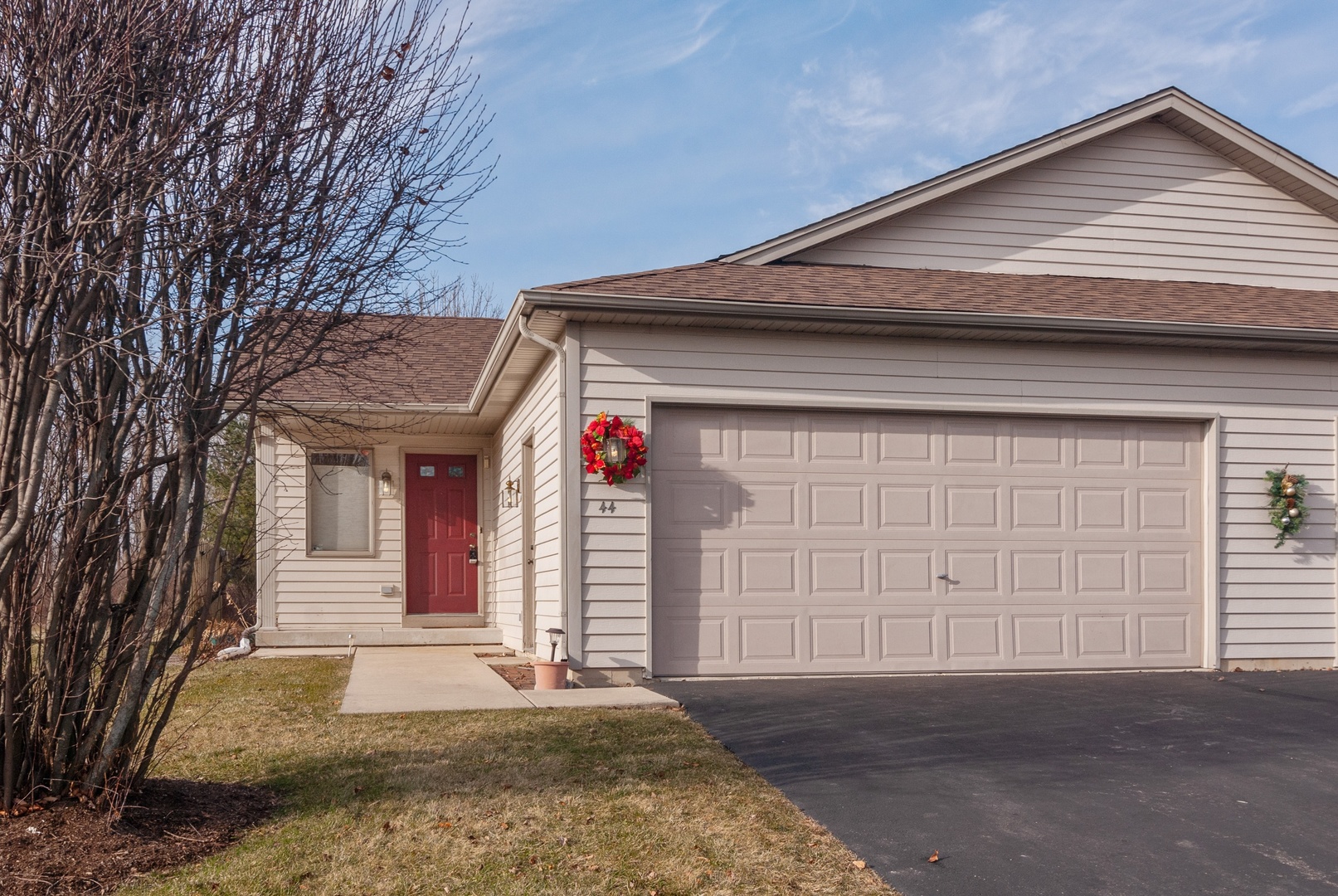 44 South Walnut, North Aurora, Illinois