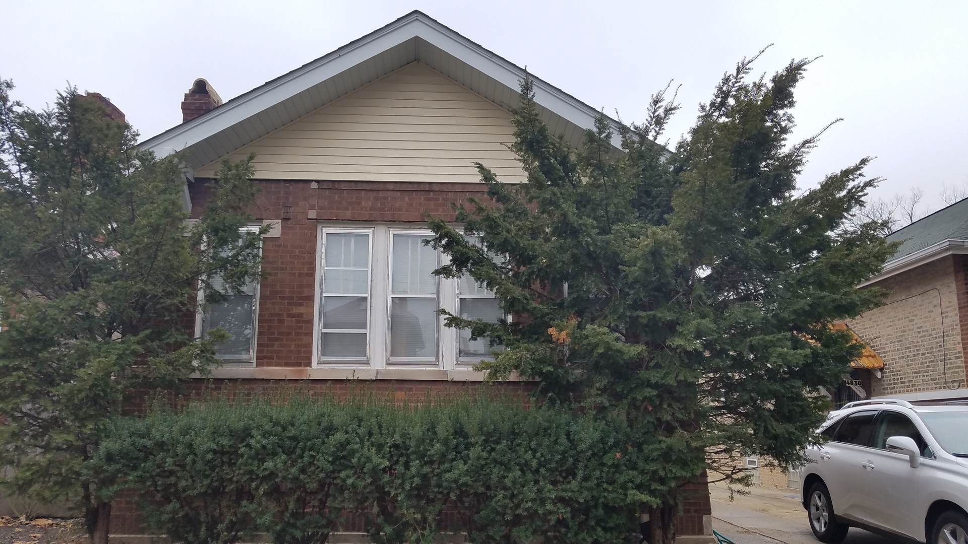 Albany Park Real Estate & Albany Park Chicago Information