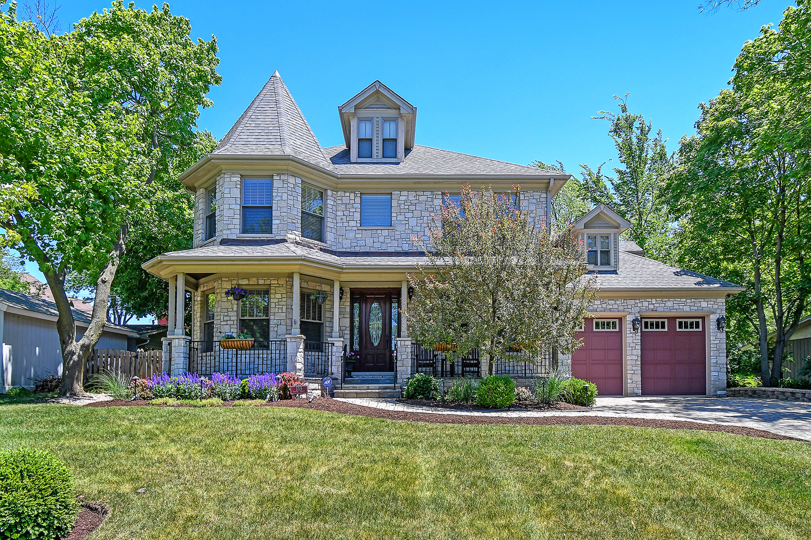 Homes for sale in the golfview hills subdivision hinsdale, Illinois