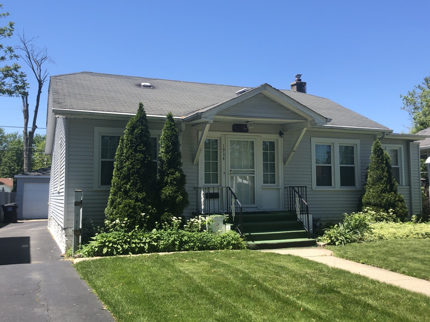 2 bedroom Homes for sale in Maywood, Illinois Maywood MLS Maywood