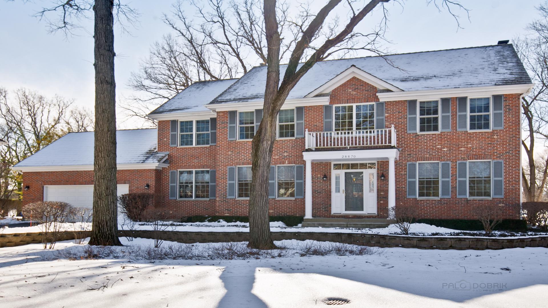 28870 N Forest Lake Lane, Libertyville, IL 60048