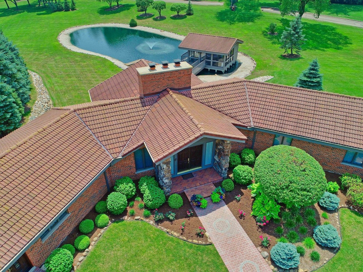 Homes for sale in the Countryside Lake subdivision Mundelein