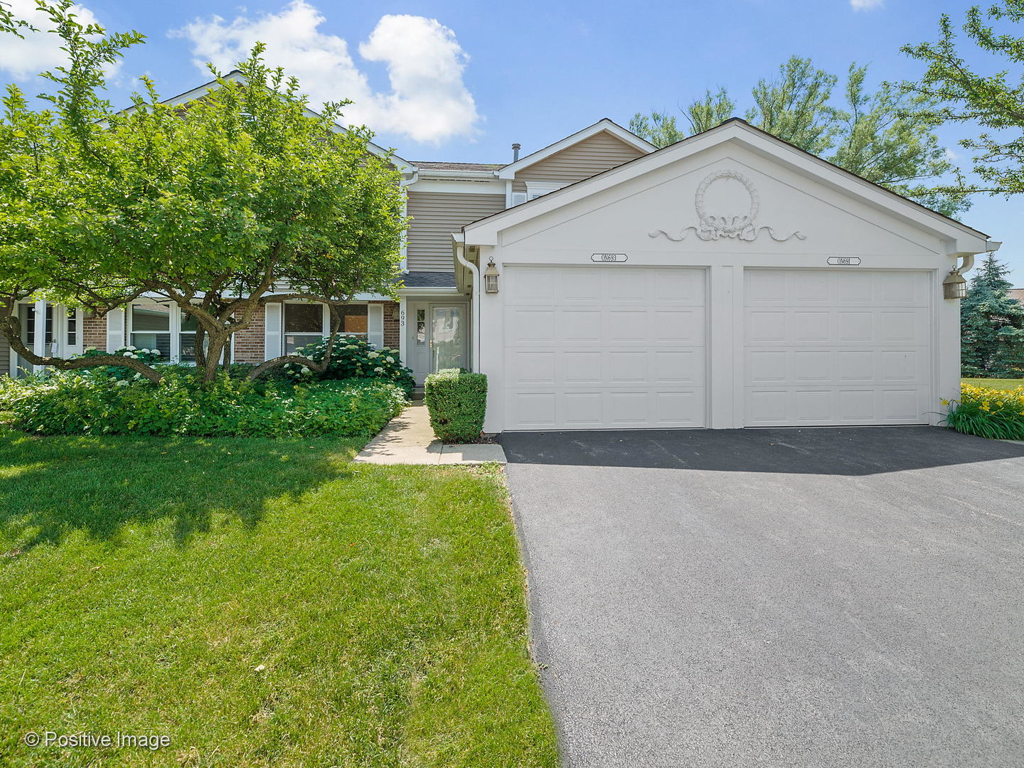 Homes for sale in the Winfield Square subdivision Winfield, Illinois